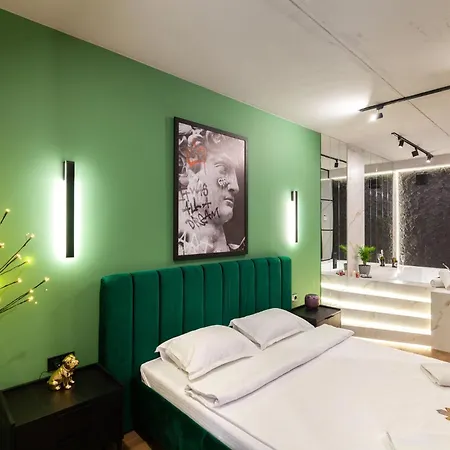 Leogrand On Shevchenka 38 Λβιβ