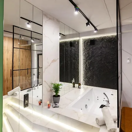 Leogrand On Shevchenka 38 *