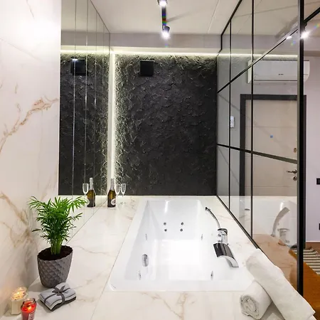 Leogrand On Shevchenka 38 Lwów